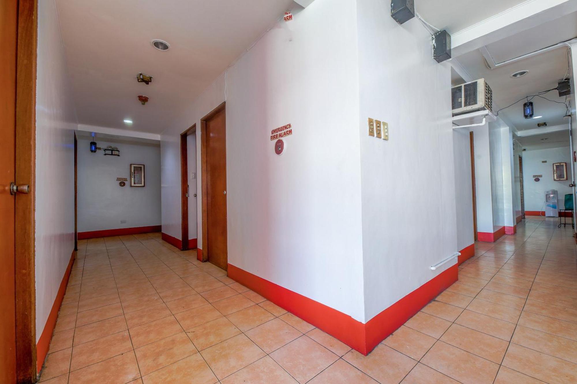 Busline Apartelle Quezon City Eksteriør billede